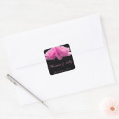 Twee perfect roze rozen persoonlijke bruiloft vierkante sticker (Envelop)