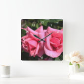 twee perfecte hete roze rozen. liefde vierkante klok (Huis)