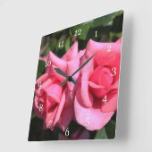twee perfecte hete roze rozen. liefde vierkante klok (Hoek)