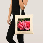 twee perfecte, roze roos bloemen. tote bag (Voorkant (product))