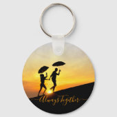 Twee personen tijdens zonsondergang sleutelhanger (Voorkant)