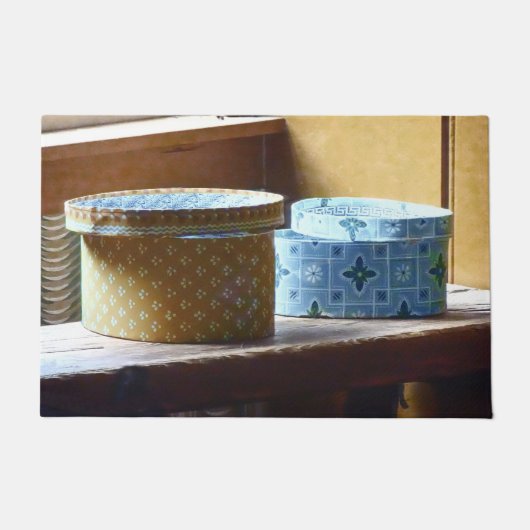 Twee Petten dozen Deurmat (Voorkant)