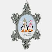 Twee pinguïns met kerst tin sneeuwvlok ornament (Links)