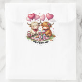 Twee prachtige Highland-koeien, een gebroken wit Ronde Sticker (Tas)