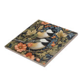 Twee prachtige met zwarte capuchon afgedekte kipfi tegeltje (Zijkant)