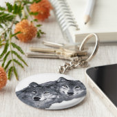 Twee prachtige wolven, op een sleutelhanger (Zijkant)