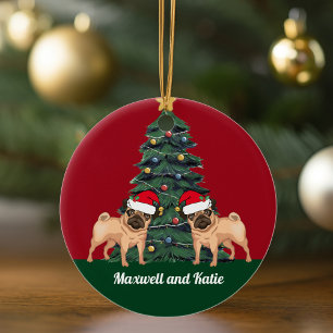 Twee pug kersthonden in Santa Hat Cute Custom Keramisch Ornament