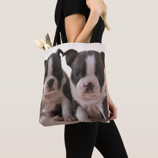 Twee Puppies van Boston Terrier Tote Bag (Dichtbij)