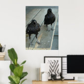 Twee ravens die op een bank buiten het Poster word (Thuiskantoor)