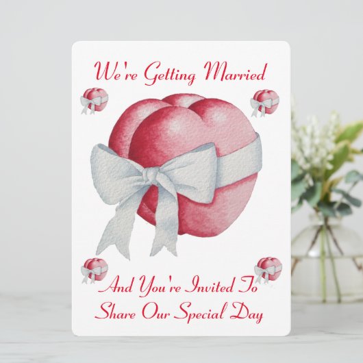 twee rode harten met een witte bruiloft kaart (Staand voorkant)