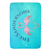 Twee roze lamingos Bathroom Monogram Naam Badmat (Voorkant Verticaal)