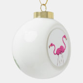 Twee roze lamingos die samen staan keramische bal ornament (Links)
