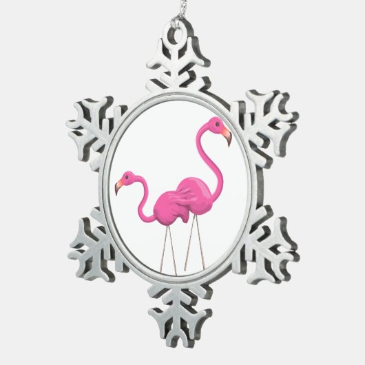 Twee roze lamingos die samen staan tin sneeuwvlok ornament (Rechts)