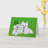 Twee rustende Westies op St. Patrick's Day Kaart (Gele Bloem)
