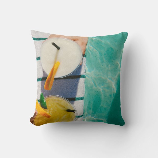 Twee sap-bekertjes kussen (Voorkant)