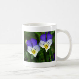 Twee schattige blauwe viooltjes koffiemok