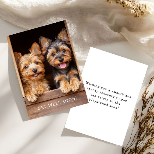 Twee Schattige Speelse Yorkies Beterschap Kaart