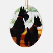 Twee Scottie Dogs die wachten op de kerstman Keramisch Ornament (Rechts)
