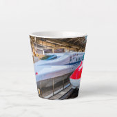 Twee Shinkansen op het Tokyo-station Latte Mok (Voorkant)