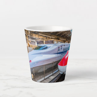 Twee Shinkansen op het Tokyo-station Latte Mok