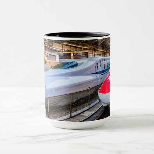 Twee Shinkansen op het Tokyo-station Mok (Midden)