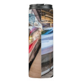 Twee Shinkansen op het Tokyo-station Thermosbeker (Achterkant)