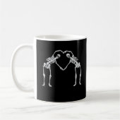Twee Skeleton Hearts Handen Classic Koffiemok (Links)