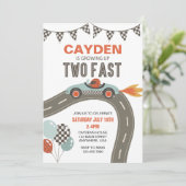Twee Snel Racerende Auto Verjaardag Kaart (Staand voorkant)