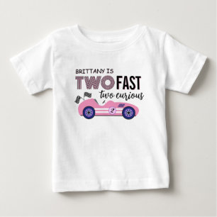 Twee Snel Twee Nieuwsgierig Roze Race Auto Verjaar