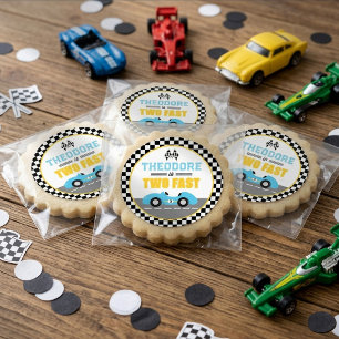 Twee Snelheidsraceauto 2e Verjaardagsfeest Favorie Ronde Sticker