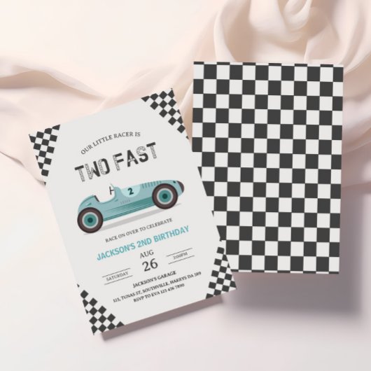 Twee snelle 2 nieuwsgierige racewagens van de twee kaart