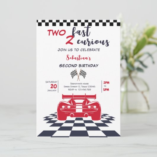 Twee snelle 2 nieuwsgierige tweede kinderverjaarda kaart (Staand voorkant)