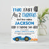 Twee snelle 2 nieuwsgierige uitnodiging van de ver (Staand voorkant)