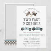 Twee snelle 2 nieuwsgierige verjaardagsuitnodiging kaart (Voorkant / Achterkant)