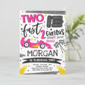 Twee snelle 2e verjaardagsfeestje roze raceauto fe kaart (Staand voorkant)
