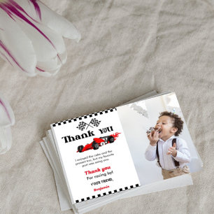 Twee snelle auto race boybirthday party dank u kaa kaart