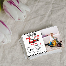 Twee snelle auto race Jongen 2e verjaardagsfeest Kaart