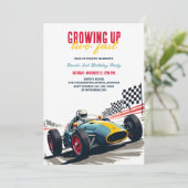 Twee snelle autobus-jongen opgroeien op 2e verjaar kaart (Staand voorkant)