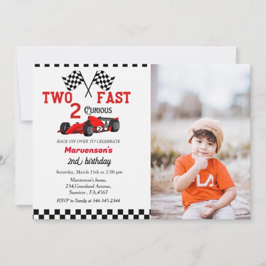 Twee snelle autojongens op de tweede verjaardag kaart (Voorkant)