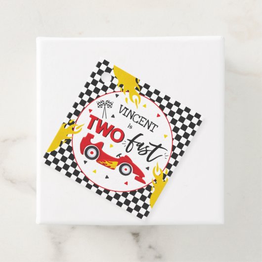 Twee snelle geboortecirkel op de tweede verjaardag bedankjes labels (In situ)