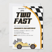 Twee snelle gele raceauto verjaardagsfeest uitnodi kaart (Voorkant)