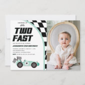 Twee snelle Groene Race Auto Verjaardagsfeestuitno Kaart (Voorkant)