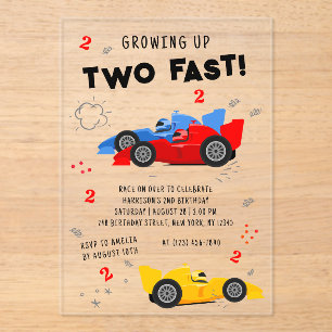 Twee snelle Kinder raceauto's van de tweede verjaa Acryl Uitnodigingen