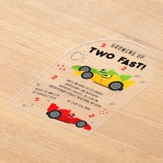 Twee snelle Kinder raceauto's van de tweede verjaa Acryl Uitnodigingen (Laagn)