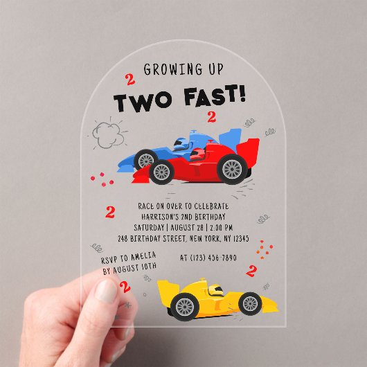 Twee snelle Kinder raceauto's van de tweede verjaa Acryl Uitnodigingen (Insitu (Draagbaar))