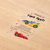 Twee snelle Kinder raceauto's van de tweede verjaa Acryl Uitnodigingen (Laagn)