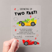 Twee snelle Kinder raceauto's van de tweede verjaa Acryl Uitnodigingen (Insitu (Draagbaar))
