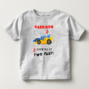 Twee snelle Kinder raceauto's van de tweede verjaa Shirts