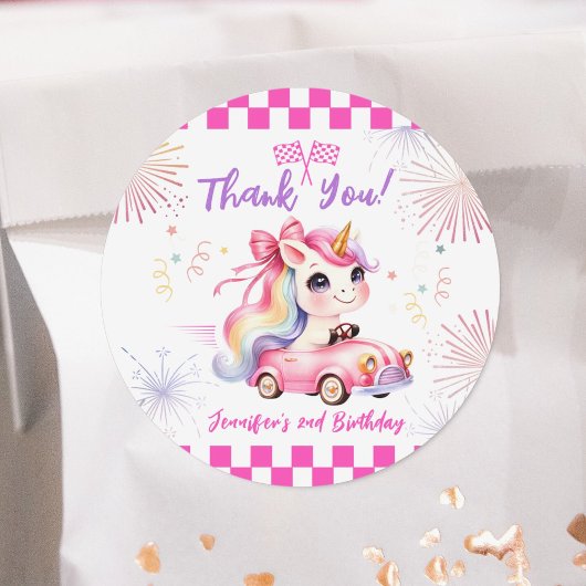 Twee snelle Race Roze Auto Meisje 2e Verjaardagsfe Ronde Sticker