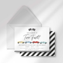 Twee snelle raceauto jongen 2e verjaardagsuitnodig